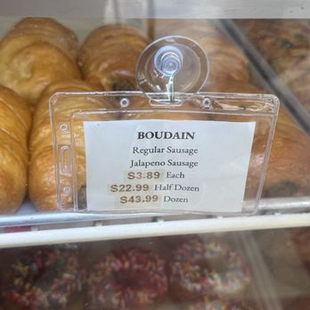 Donut Palace - Bakeries Near Me - Buda, Texas