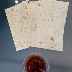 Kababbq Grill & Café - Pita bread and hot sauce