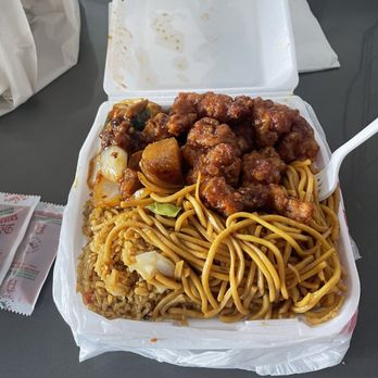 Chinatown Express - 2 item combo orange and spicy chicken - Chinese Near Me - Los Angeles, California