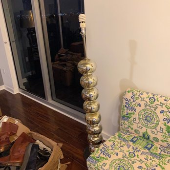 Benliza Logistics - missing lampshade they claim was left behind in the auto repair shop while replacing a flat tire of the moving truck - Movers Near Me