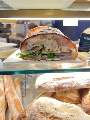 Sandwich & Salad by null