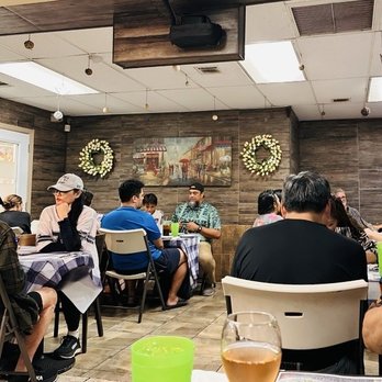 Win-Spuntino - All tables filled on a Monday night!! - Italian Near Me - Honolulu, Hawaii