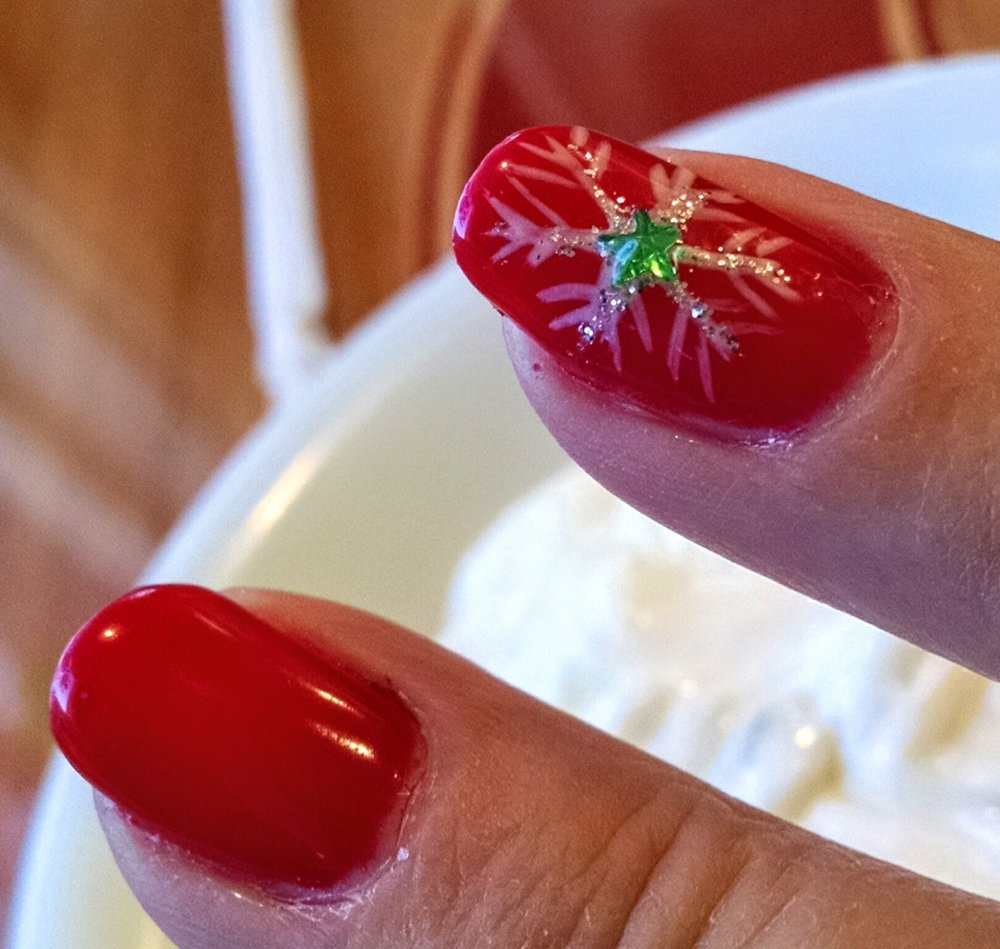 Nails by Heidy Logo