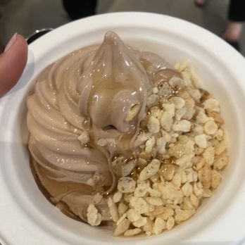 Centerpointe Dining Commons - Chocolate Ice cream with syrup and rice crispy - Cafeteria Near Me - Pomona, California
