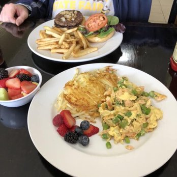 Berry Sweet Kitchen - Cafes Near Me - Minneapolis, Minnesota