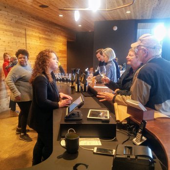 Day Wines - Wineries Near Me - Dundee, Oregon Day Wines - Wineries Near Me - Dundee, Oregon