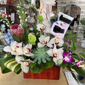 Shell Beach Floral Design - An example of one of their deliveries. I thought it was so BEAUTIFUL!!! - Florists Near Me - Pismo Beach, California Shell Beach Floral Design - An example of one of their deliveries. I thought it was so BEAUTIFUL!!! - Florists Near Me - Pismo Beach, California