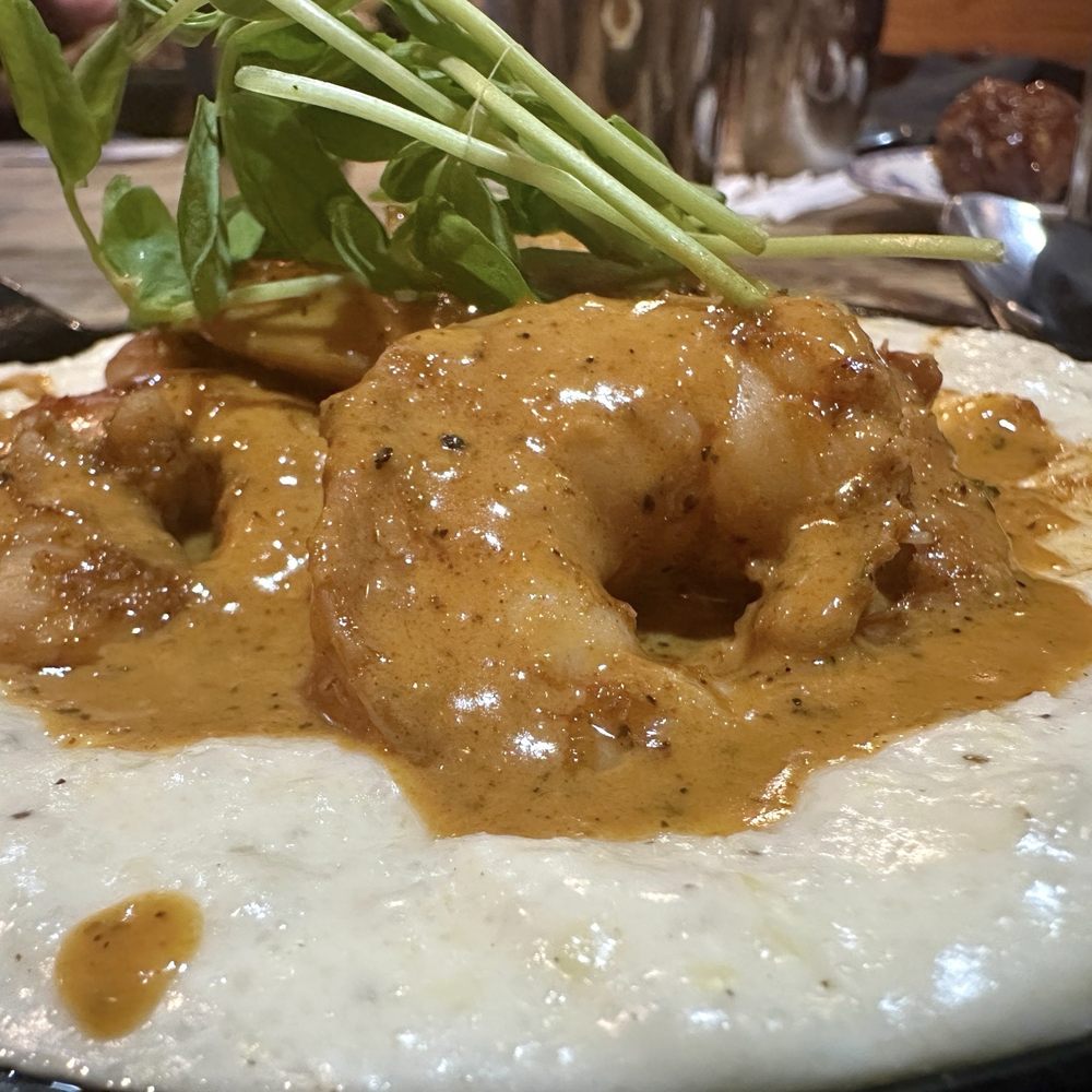 Luella's Southern Kitchen - Shrimp and Grits - Southern Near Me - Chicago, Illinois Luella's Southern Kitchen - Shrimp and Grits - Southern Near Me - Chicago, Illinois