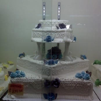 Valencia Bakery - The Diamond Cake inside the viewing room - Bakeries Near Me - Bronx, New York