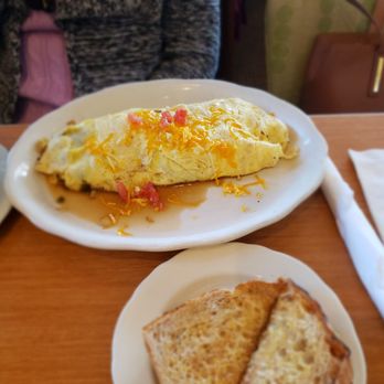 Dot Coffee Shop - American Near Me - Houston, Texas
