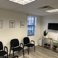 Leland Gilmore, DPM - Capital Podiatry Associates - Waiting Room
