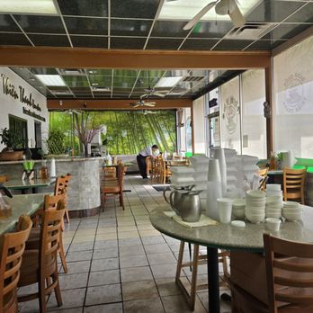 Thien Thanh - Dining room - Vietnamese Near Me - Houston, Texas Thien Thanh - Dining room - Vietnamese Near Me - Houston, Texas