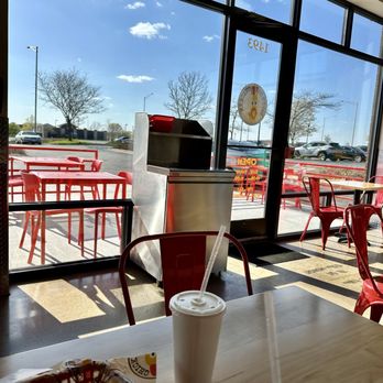 Dave's Hot Chicken - Halal Near Me - Algonquin, Illinois