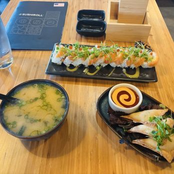 Sushi Roll - Kani Gyozas Bunny Roll - Sushi Bars Near Me - Chula Vista, California Sushi Roll - Kani Gyozas Bunny Roll - Sushi Bars Near Me - Chula Vista, California