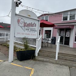 Katie's Ice Cream - Katie's Ice cream outdoor patio