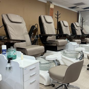 Nail Trix - I love the new chair! - Nail Salons Near Me - Federal Way, Washington Nail Trix - I love the new chair! - Nail Salons Near Me - Federal Way, Washington