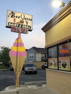 Bee Queen Dairy & Grill by null