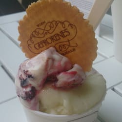 Gefrorenes - Limón y yogur con cerezas y trozos de chocolate