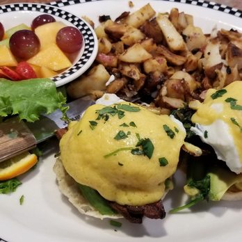 Black Bear Diner Independence - California Benedict - Diners Near Me - Independence, Missouri