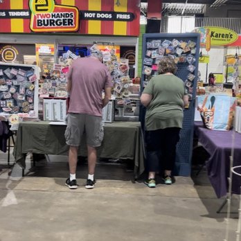 Tulsa Flea Market - Laresa's booth: notice she was packing way before closing time. This pic was taken at 3:45pm - Flea Markets Near Me - Tulsa, Oklahoma Tulsa Flea Market - Laresa's booth: notice she was packing way before closing time. This pic was taken at 3:45pm - Flea Markets Near Me - Tulsa, Oklahoma