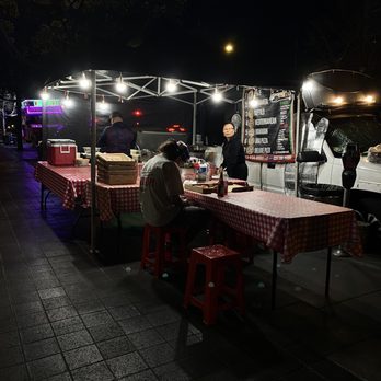 Pizza’s On The Road - Cute spot, right on Wilshire. - Food Trucks Near Me Pizza’s On The Road - Cute spot, right on Wilshire. - Food Trucks Near Me