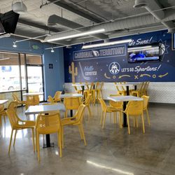Wing Kings - Dining room