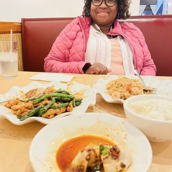 Szechuan House - Wonton with chili sauce, chicken with green beans, and shrimp fried rice. - Chinese Near Me - Broken Arrow, Oklahoma Szechuan House - Wonton with chili sauce, chicken with green beans, and shrimp fried rice. - Chinese Near Me - Broken Arrow, Oklahoma