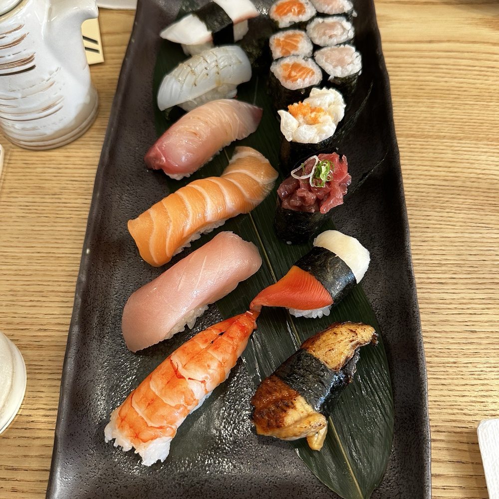 Tom Sushi - DX Assorted Sushi Combo - Sushi Bars Near Me - Vancouver, British Columbia Tom Sushi - DX Assorted Sushi Combo - Sushi Bars Near Me - Vancouver, British Columbia