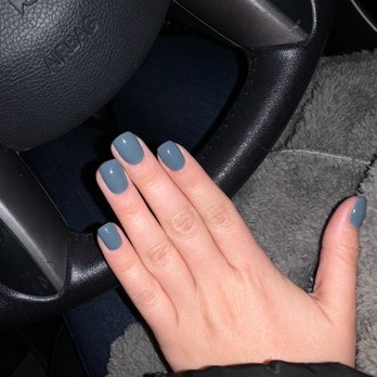 V Nail Studio - SNS powdered gel - Nail Salons Near Me - Brooklyn, New York