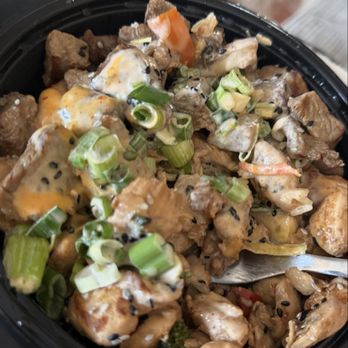 Yum Yum Hibachi - Mix of chicken and beef bowl - Fast Food Near Me - Ashburn, Virginia