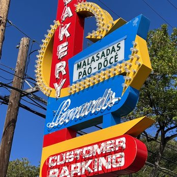 Leonard's Bakery - Bakeries Near Me - Honolulu, Hawaii