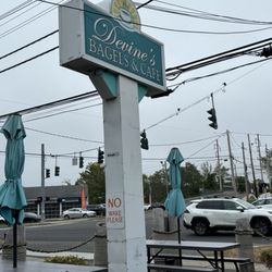 Devine's Bagels & Cafe