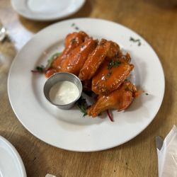Lake House Bar and Grill - The buffalo wings Chicken Wings