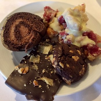 Glitretind - Homemade HoHo, Cherry Cobbler with Vanilla Anglaise, Peanut Butter Chocolate Cookie, and Chocolate Potato Chip Bark--just a small sampling! - New American Near Me - Park City, Utah