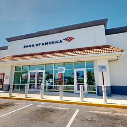 Bank of America Financial Center - Storefront