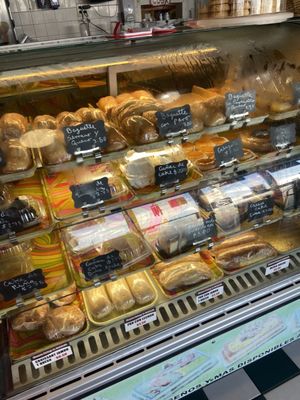Karmen Bakery by null