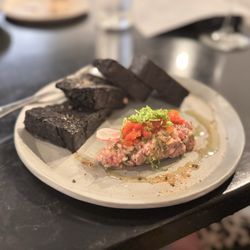 Pa’La Downtown - Tartar and squid ink bread