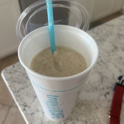 Tropical Smoothie Cafe - Smoothie wasn't full, and my turkey bacon ranch sandwich had no bacon... and they forgot my side!