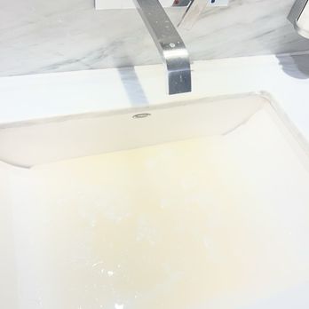 HS Hotsson Hotel - Dirty sink water - Hotels Near Me - León, GUA