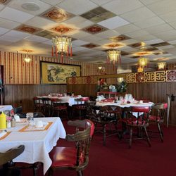 Zom Hee Chinese Restaurant - Interior