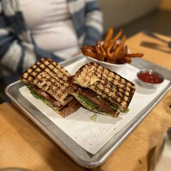 Memphis Cafe - BLT - Southern Near Me - Costa Mesa, California