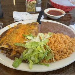 Hermanos Taqueria & Bakery - Beef enchiladas-- very full of ground beef! Yum!