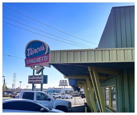Vince's Spaghetti Ontario by null