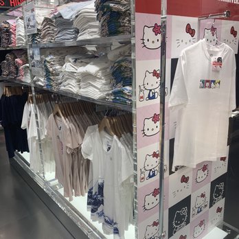 Uniqlo - Men's Clothing Near Me - Honolulu, Hawaii Uniqlo - Men's Clothing Near Me - Honolulu, Hawaii