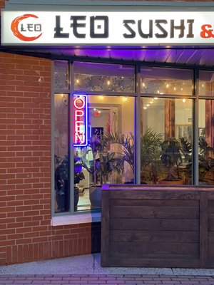 Leo Sushi & Asian Cuisine by null