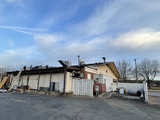 MDJ Roofing & Construction Logo