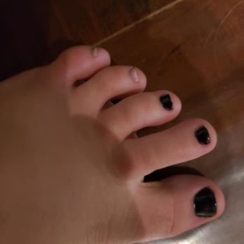 Instyle Nail Spa - They left 2 toes completely unpainted - Nail Salons Near Me - Highland, California Instyle Nail Spa - They left 2 toes completely unpainted - Nail Salons Near Me - Highland, California