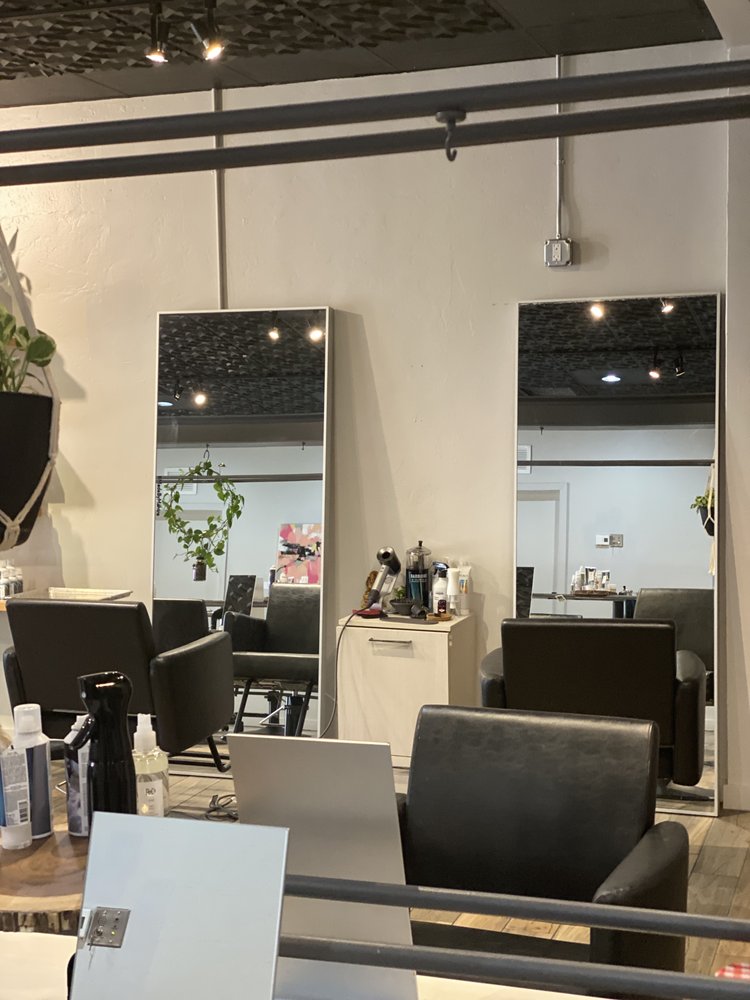 Vincent J @Salon Mantra Logo