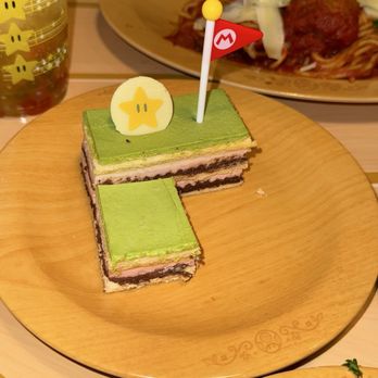 Toadstool Cafe - Mt Beanpole Cake - Cafes Near Me - Universal City, California