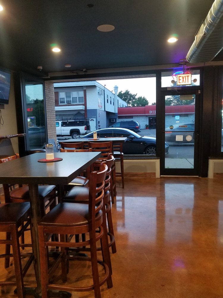 DOUBLE HEADER SPORTS BAR Updated May 2024 12 Photos 6213 W